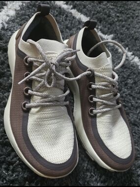 allbirds Men's Knit Sneakers in Cream and Brown Size 9.5